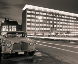 Autumn fair 1964 in Leipzig, evening flair on the market in front of the underground exhibition building, behind it the newly built Leipzig exhibition office and the progress department store Autumn fair 1964 in Leipzig, evening flair on the market in front of the underground exhibition building, behind it the newly built Leipzig exhibition office and the progress department store